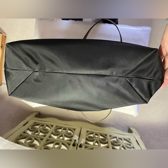 NWT  MICHAEL KORS  TOTE.   Black nylon with tan trim and Gold Tone Hardware - Picture 5 of 9